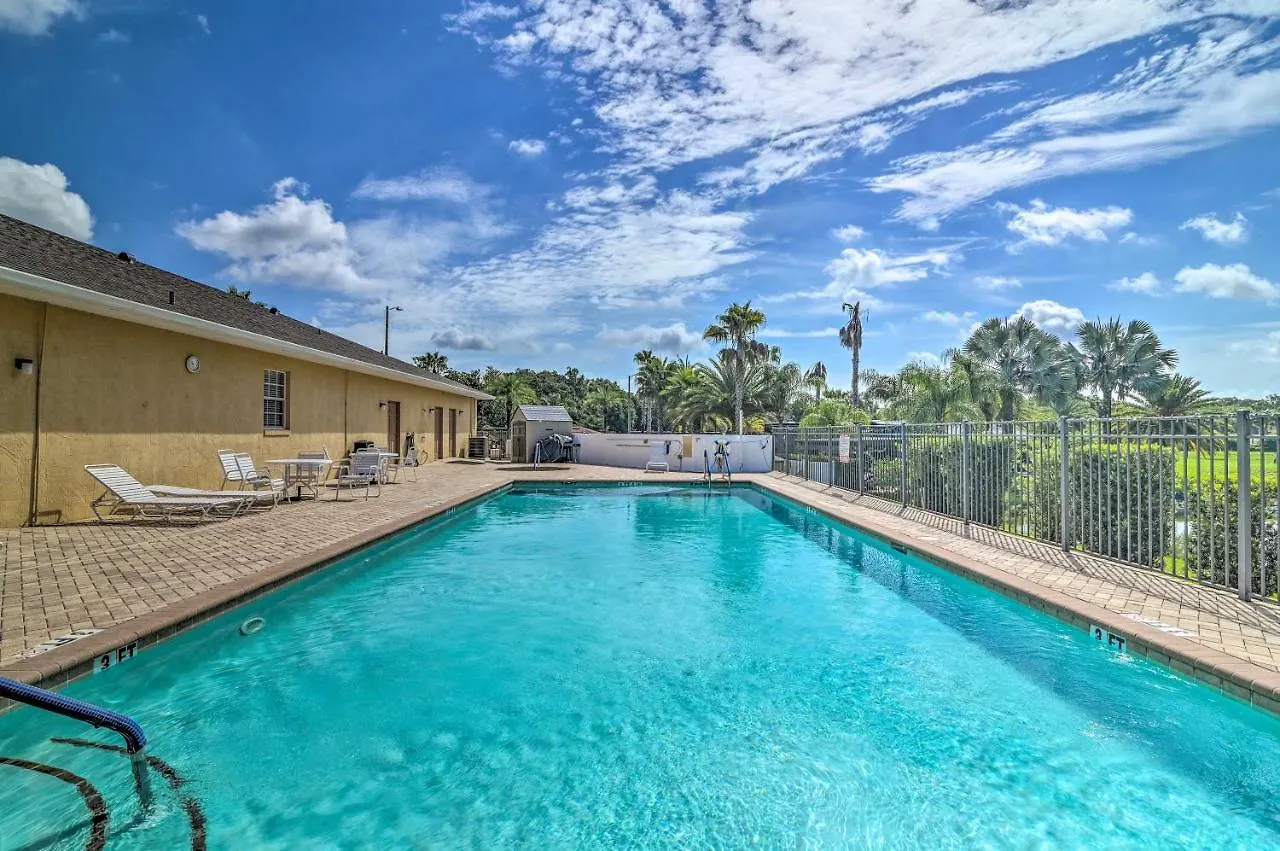 Quiet Davenport Home With Community Amenities!