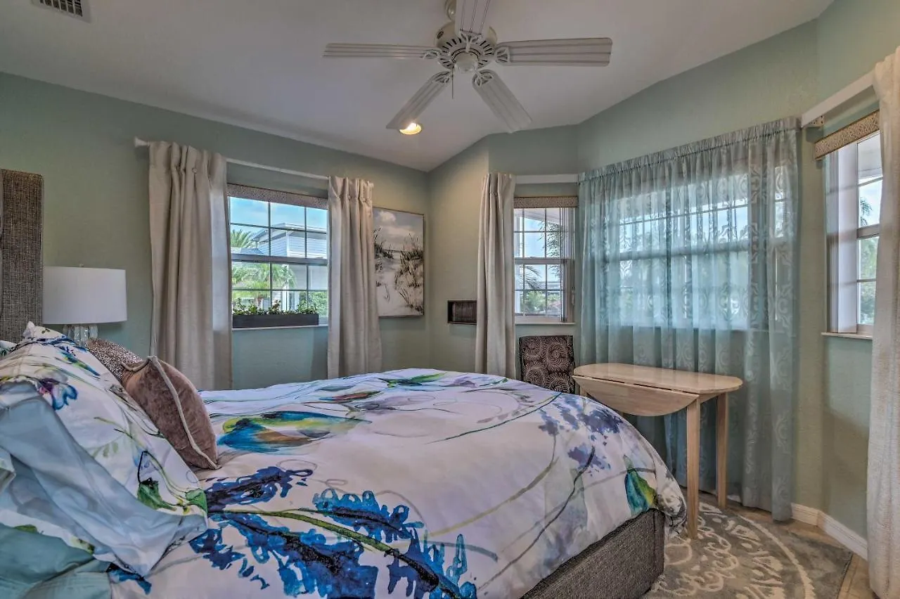 Quiet Davenport Home With Community Amenities!
