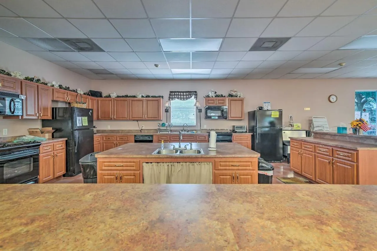 Quiet Davenport Home With Community Amenities! Holiday home